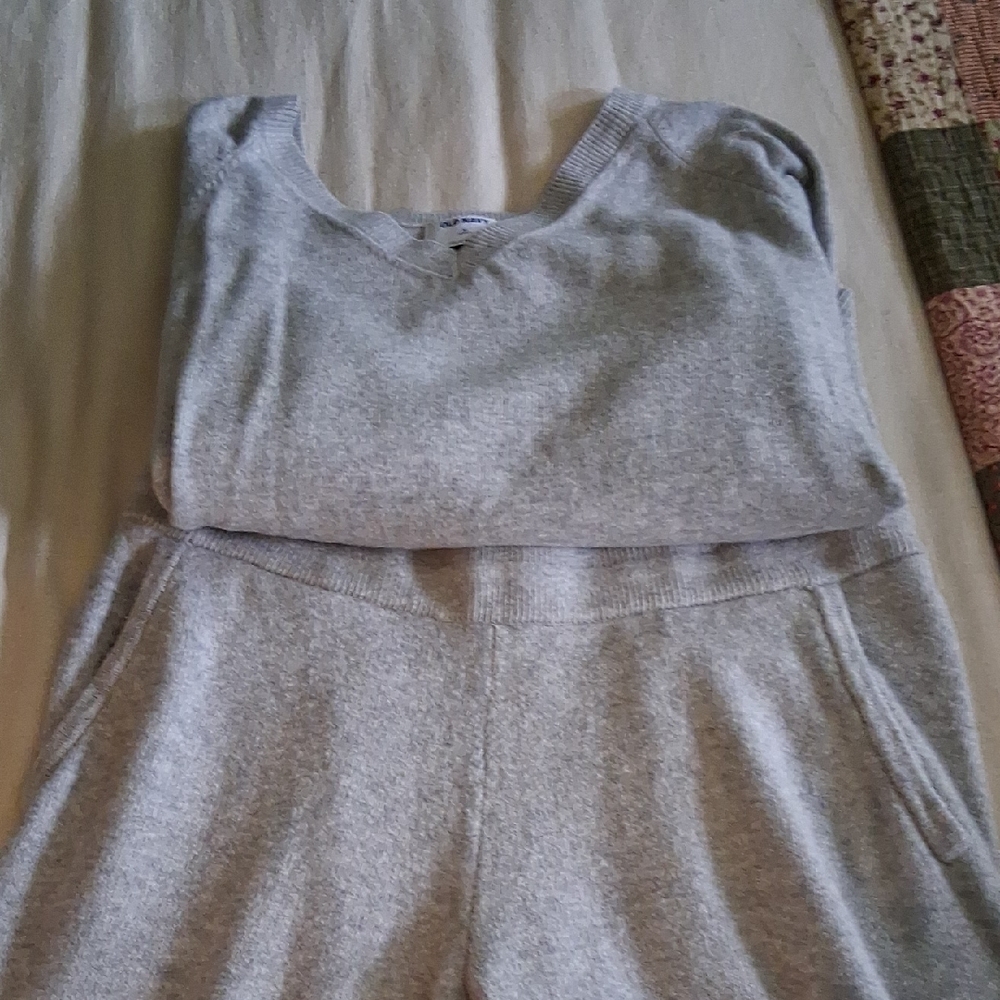 Old Navy Gray Women's Sweater Set